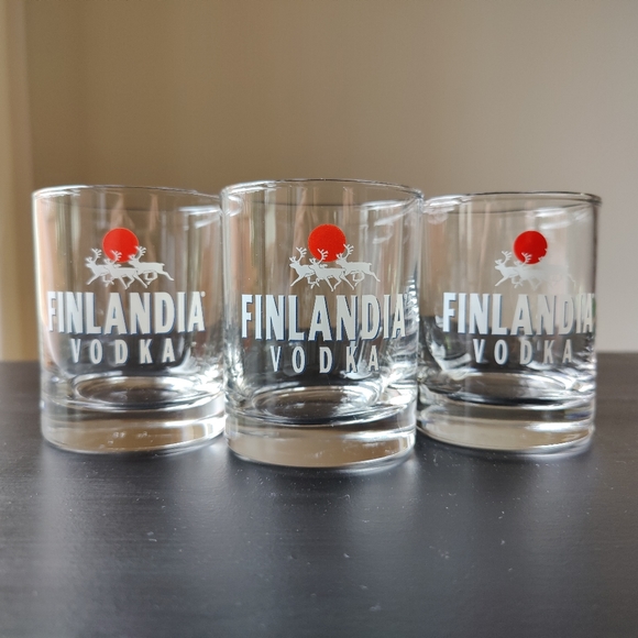 3 lowball Finlandia Vodka lowball vodka glasses | from the 90s 🎁🦌🎄 - Picture 5 of 7
